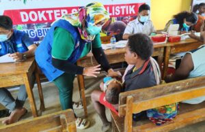 Layanan Kesehatan Bergerak di Kampung Biwage, Distrik Kawagit, Kabupaten Boven Digoel. Sumber: Dok. RRI