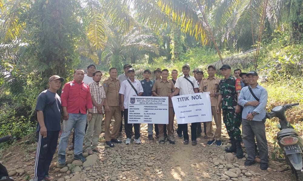 Pembangunan jalan rabat beton di Desa Muara Santan. Sumber: Dok.radarutara.com