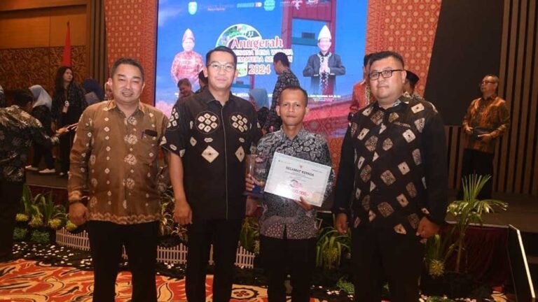 Desa Wisata Mulyo Rejo Raih Juara 2 Kategori Souvenir. Sumber Foto: Dok.musibanyuasin.