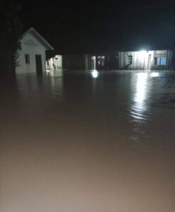 Rumah warga di Buru Selatan terendam banjir. Sumber: Dok. Ambon Terkini
