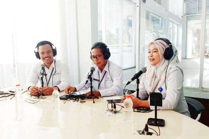 Kepala BPS Kabupaten Nias Puguh Setiandono (tengah). Sumber: rri.co.id