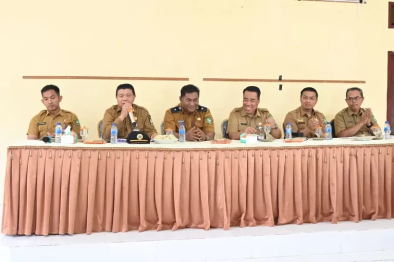 Dinas PMD Bengkalis bersama Pemdes Mentayan melakukan rapat persiapan penilaian. Sumber: riaupos.com