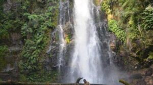 Air terjun Cunca Rede di kampung Ntaur, Desa Sano Lokom,