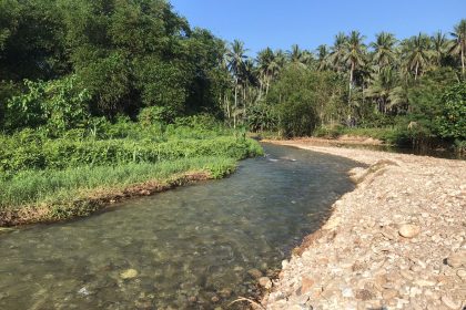 Proyek Normalisasi Sungai Desa Kayulompa yang Diduga Dikerjakan Asal-asalan. Sumber: Istimewa
