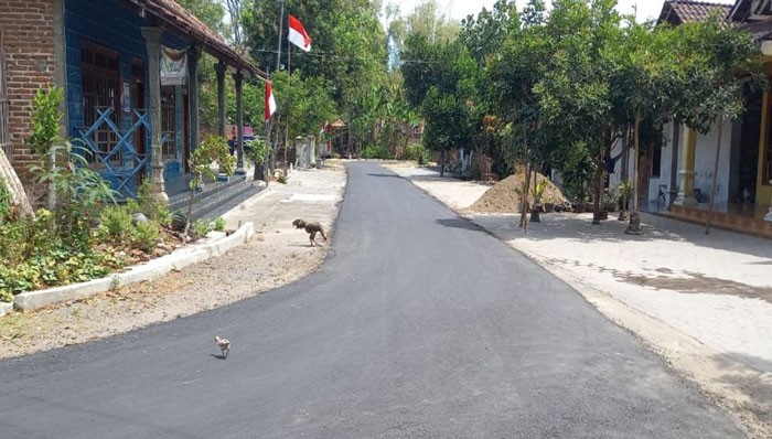 Jalan Hotmix baru di Desa Kepet sukses berkat BKK APBD. Sumber : radarbangsa.co.id