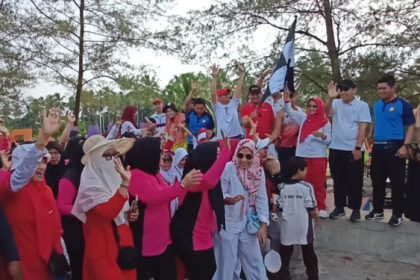 Kegiatan Jalan Santai di Desa Pasar Ipuh. Sumber: kabarbengkulu.