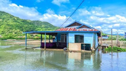 Usai Banjir, Warga Desa Tabumela Mulai Kembali ke Rumah