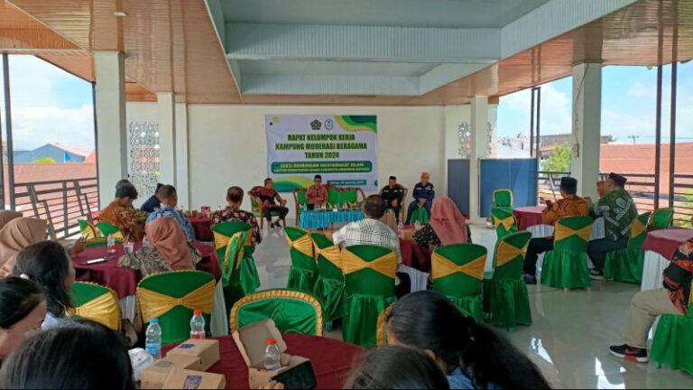 Rapat Kelompok Kerja Kampung Moderasi Beragama di Kelurahan Amparita. Sumber : Sidrapwafportal2022.kemenag.go.id