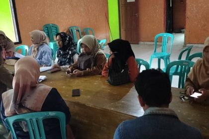 Keterangan : Panitia melakukan rapat pembahasan lomba HUT ke – 79 RI di aula Kantor Desa Sapobonto. Sumber : radarselatan.fajar.co.id