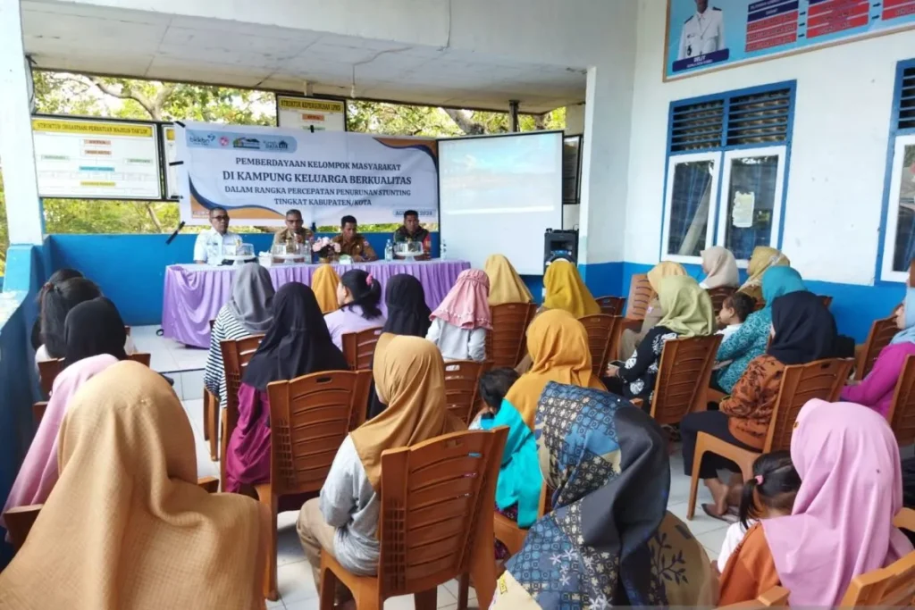 Kegiatan Pemberdayaan Kelompok Masyarakat yang diselenggarakan di Desa Rombi yang diinisiasi oleh BKKBN. Sumber: Humas BKKBN