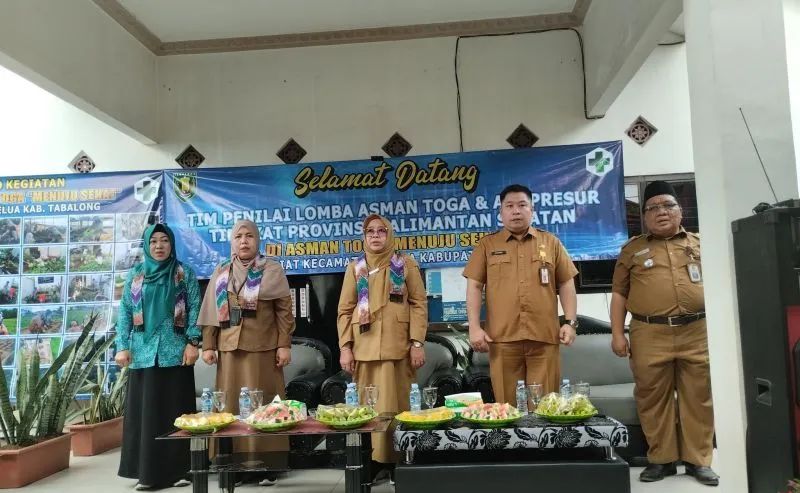 Penjabat Bupati Tabalong pada acara penilaian kelompok Asuhan Mandiri Toga dan akupresur tingkat Provinsi Kalsel di Desa Paliat Kecamatan Kelua.