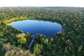 Danau Waren Ngadi. Sumber: Wisato