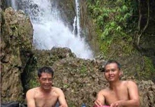 Kades Beringin Janggut, Andi Saputra Kunjungi Air Terjun Bengkoang. Sumber: istimewa