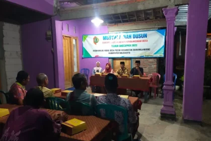 Warga Dusun Brejel utara dan Brejel selatan, Desa Pucuk, Kecamatan Dawarblandong mengelar musyawarah dusun guna mengusulkan pembangunan waduk baru yang difungsikan untuk peningkatan pertanian. Sumber : farisma/jprm