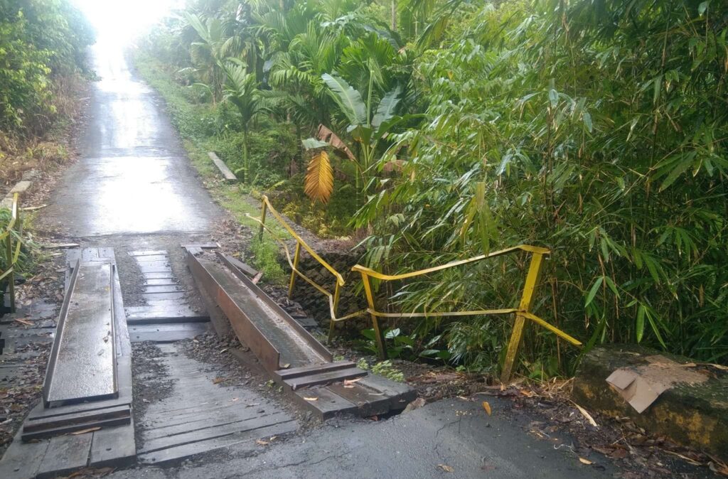 Akses Penghubung Jalan Desa Ombolata Sawo Rusak. Sumber: rri.co.id