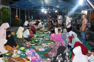 Barikan yang menjadi tradisi menjelang hari kemerdekaan. Sumber: INews