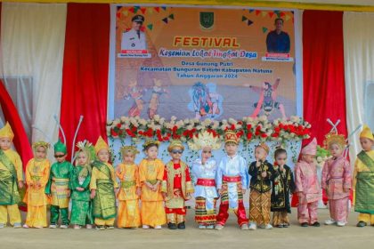 Peserta Lomba Fashion Show tingkat TK PAUD/KB . Sumber: rri.com