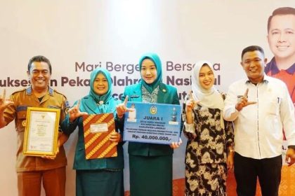 Foto bersama usai menerima penghargaan di Ballroom Sudirman: Sumber: Istimewa