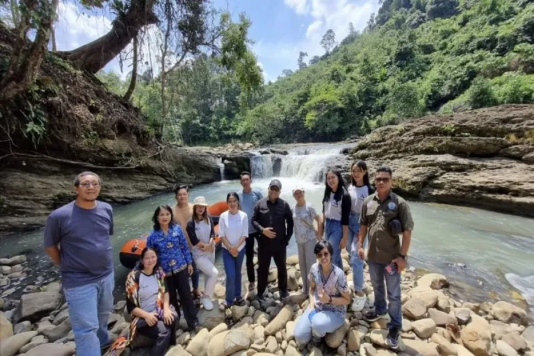 Tim penilai Lomba Desa Wisata Nusantara (LDWN) 2024 saat visitasi ke Desa Cangkang Kabupaten Murung Raya Kalimantan Tengah.