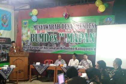 Kegiatan BUM Desa Mapan Desa Karangsari bersama masyarakat melakukan Musyawarah Desa. Sumber foto: website resmi Kebumen Ekspres.