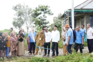 Peresmian jaringan air baku di Buku Sandar, Kelurahan Tabona. Sumber : ternate.pikiran-rakyat.com