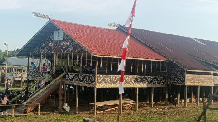 Balai Adat Bulusu di Desa Sesua, Kecamatan Malinau Barat, Kabupaten Malinau, Kalimantan Utara.