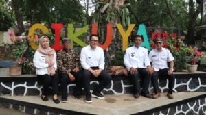 Pj Bupati Cirebon, Wahyu Mijaya mendatangi Desa Wisata Cikuya di Desa Belawa di Kecamatan Lemahabang, Kabupaten Cirebon. Sumber : jabar.tribunnews.com