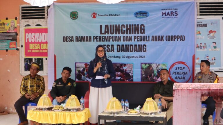 Pemdes Dandang Launcing Desa Ramah Perempuan dan Peduli Anak (DRPPA). Sumber: beritabersatu.com