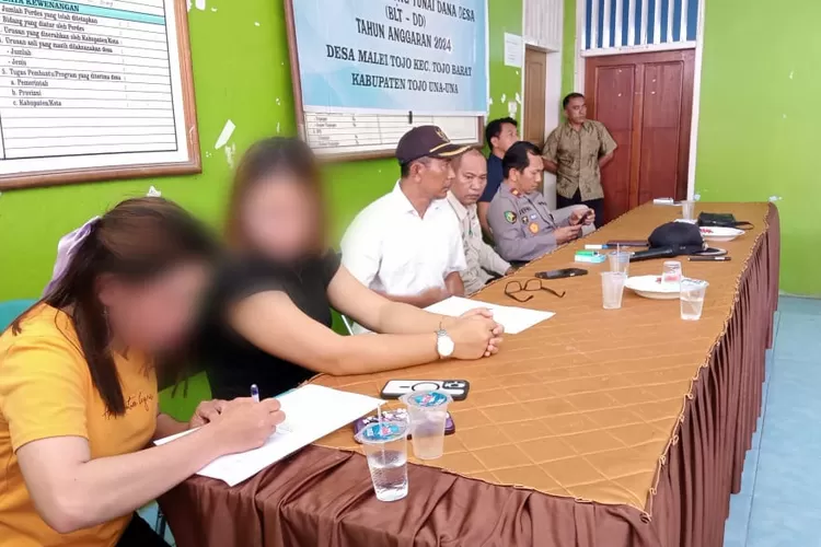 Pertemuan Warga dan Forkopim di Desa Malei Lojo untuk mencegah peredaran Narkoba. Sumber: tribratanews.sulteng.polri.go.id.