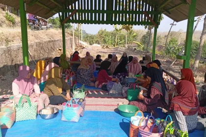 GUYUB RUKUN: Masyarakat Desa Gandong melaksanakan kegiatan nyadran/bersih desa.