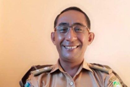 Kades Wayaloar, Zeth Daeng. Sumber : ternate.tribunnews.com