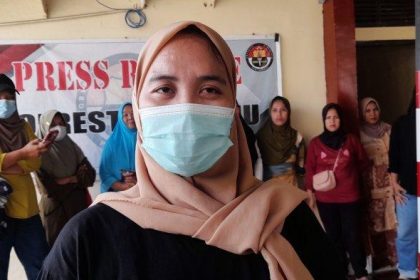 Warga Desa Pammulukang, Rani Dwi. Sumber: sulbar.tribunnews.com.