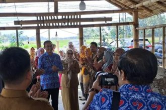 Pembukaan Sekolah Lansia Matahari di Desa Garanta. Sumber: wartabulukumba.pikiran-rakyat.com.