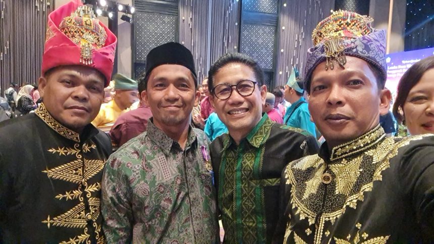 Kadis PMG Aceh Besar Carbaini, saat menghadiri malam Apresiasi Pemenang Lomba Desa Wisata Nusantara Tahun 2024 di Nusa Dua Bali. Sumber: ajnn.net.com