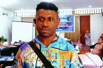 Kepala Kampung Sisir I, Ronny Jaisona. Sumber : rri.co.id