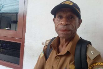 Kepala Kampung Inggebit, Kamelus Krupat. Sumber : rri.co.id