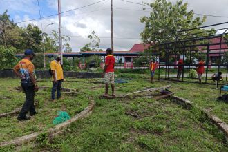 Kolaborasi Lembaga Pemasyarakatan (Lapas) kelas II B Biak Numfor dan Pemerintah Kelurahan Samofa dilakukan pengerjaan Booth Container UMKM. Sumber : rri.co.id