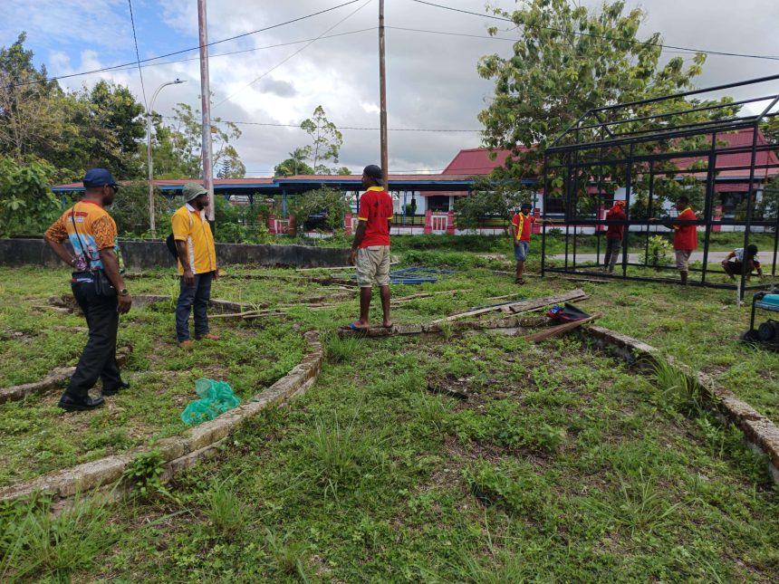 Kolaborasi Lembaga Pemasyarakatan (Lapas) kelas II B Biak Numfor dan Pemerintah Kelurahan Samofa dilakukan pengerjaan Booth Container UMKM. Sumber : rri.co.id
