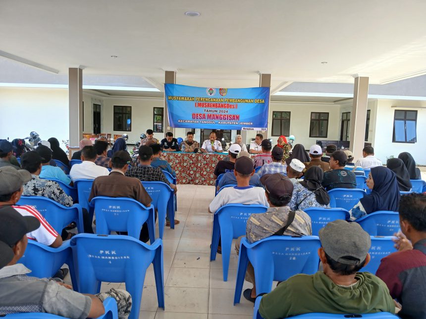 Musyawarah Rencana Pembangunan Desa (MUSRENBAGDES), Desa Manggisan Kecamatan Tanggul, Kabupaten Jember di Balai Desa Manggisan. Sumber : ppid-desa.jemberkab.go.id