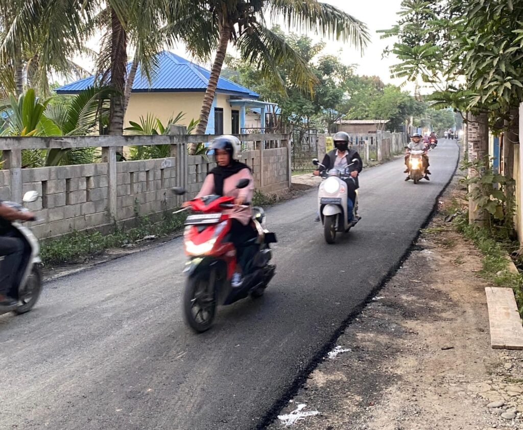 Kondisi jalan yang sudah diperbaiki. Sumber: acehstandar.com