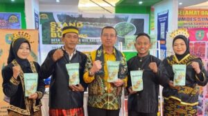 BUMDes Bumi Etam Sejahtera Desa Kaliorang, Kecamatan Kaliorang, Kabupaten Kutai Timur, meraih Juara Pertama untuk kategori Produk Unggulan Desa.