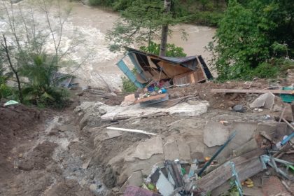 Kondisi warung warga Desa Singgah Mulo. Sumber:modusaceh.co