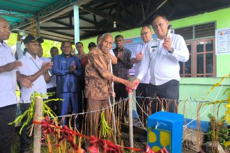 Peresmian Sistem Penyediaan Air (SPAM) oleh Pj Bupati Jayapura Semuel Siriwa. Sumber : rri.co.id