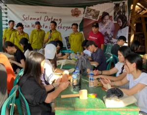 Sejumlah siswa-siswi dari Surabaya Intercultural School mengunjungi eduwisata di Deswita Petekeyan baru-baru ini. Sumber : Deswita Petekeyan Untuk Radarpati.Id