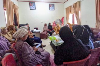 Suasana Rapat Koordinasi yang digelar Pemdes Barua. Sumber: beritasulsel.com.