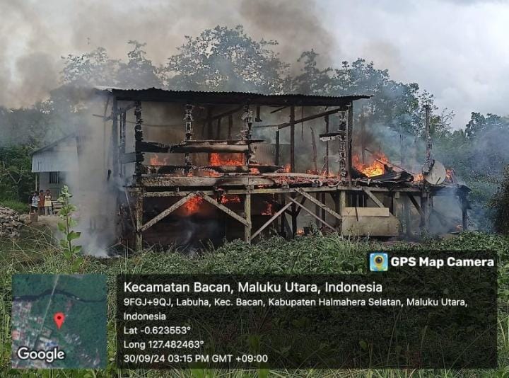 Kondisi rumah saat terbakar. Sumber : Kemenag.go.id