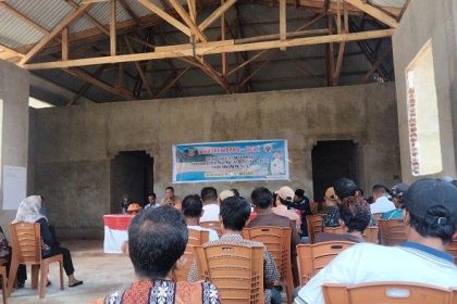 Suasana Musrenbang di Balai Desa Laimeo.. Sumber: sultra.tribunnews.com.