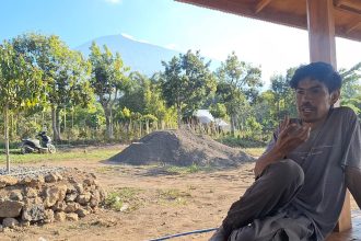 Abdul Rozak, pemilik brand Kopina Sajang. Sumber: Dokumentasi Kolom Desa.