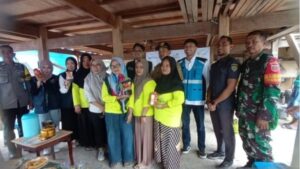 Program TJSL dari PLN di Desa Lampoko. Sumber: makassar.antaranews.com