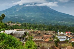 Pegunungan Asri Indonesia. Sumber: istockphoto.com